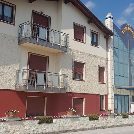 Hotel Ceretto Busca Екстериор снимка